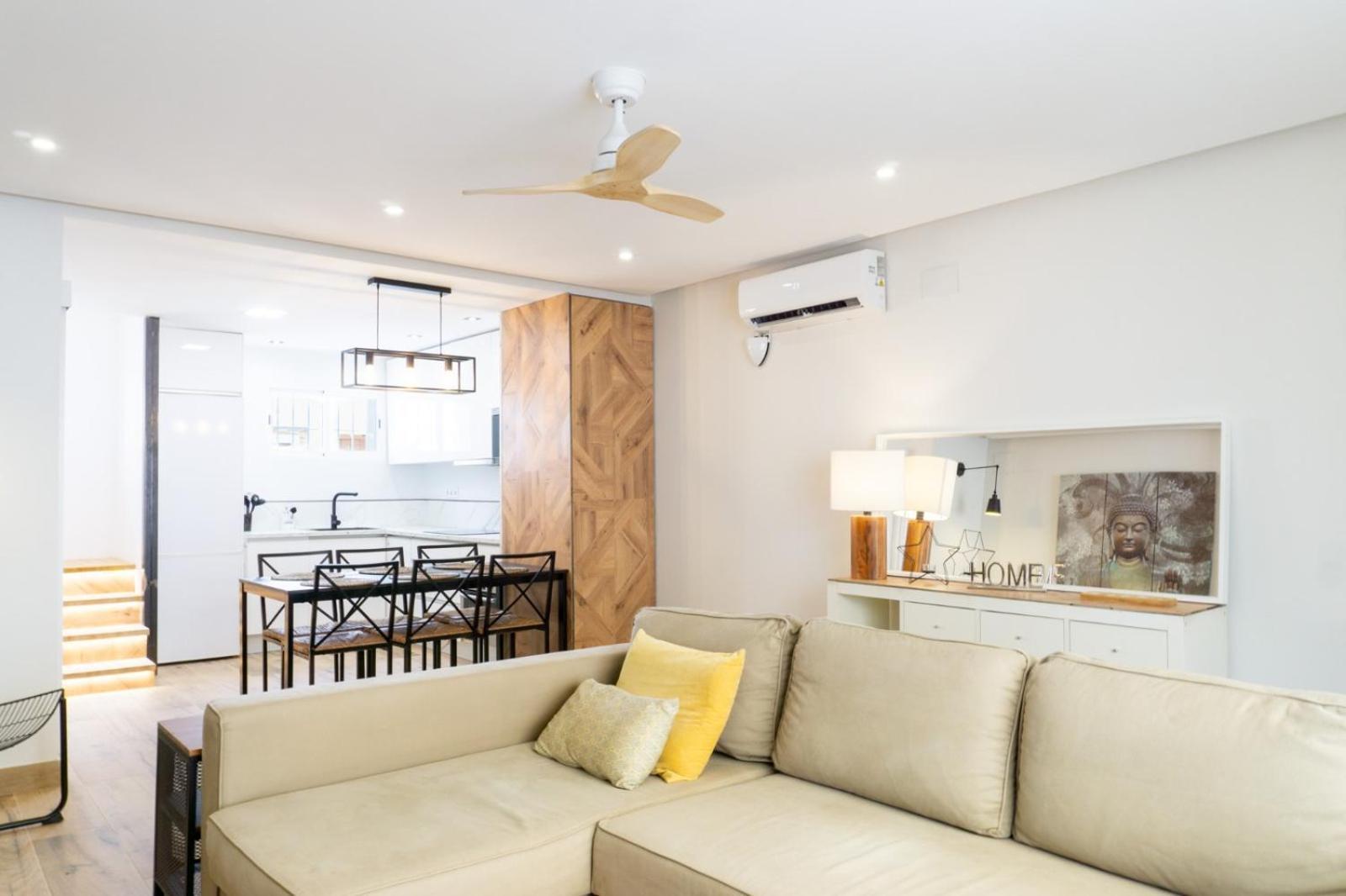 Acogedora Casa Junto Al Mar ,Cerca Del Centro Urbano Málaga Exterior foto